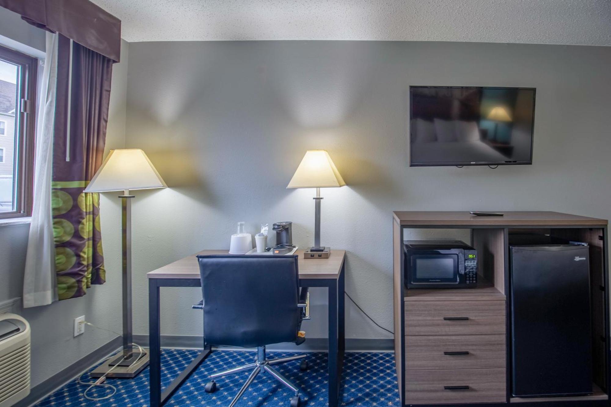Super 8 By Wyndham Rockford I-90 Casino District Hotel Kültér fotó