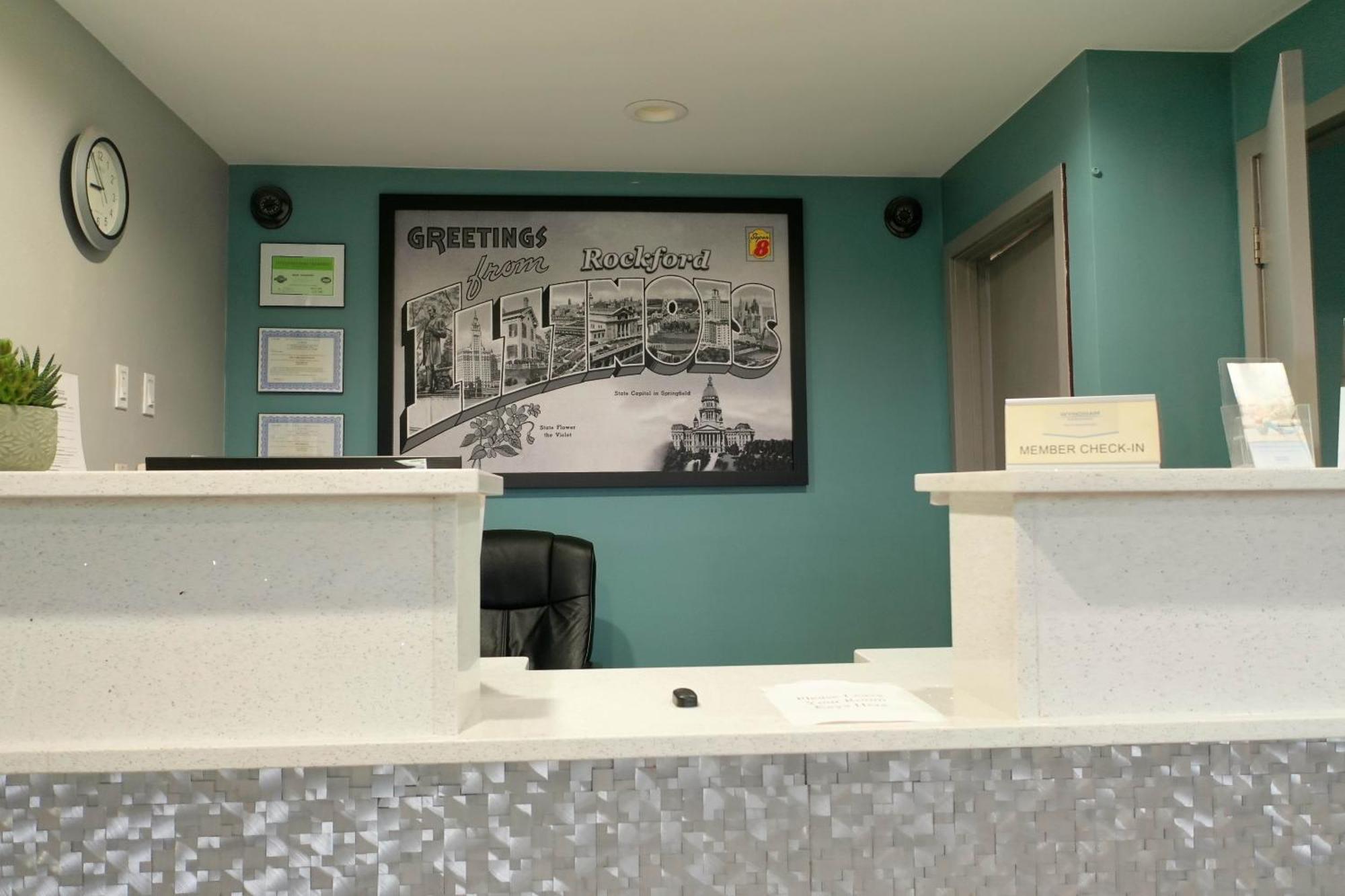 Super 8 By Wyndham Rockford I-90 Casino District Hotel Kültér fotó