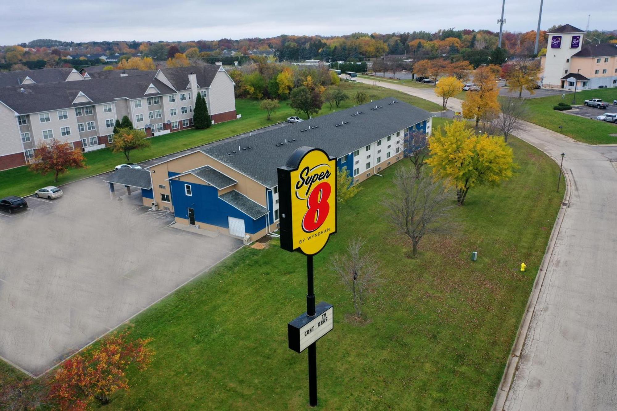 Super 8 By Wyndham Rockford I-90 Casino District Hotel Kültér fotó
